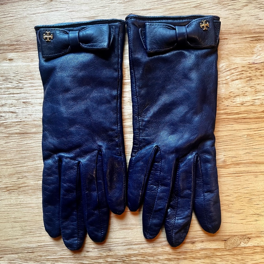 Tory Burch Navy Sheep Skin Gloves Size 6
